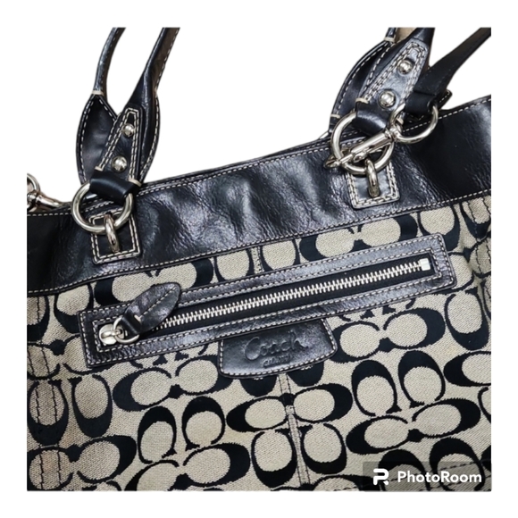 COACH 2 PIECE AUTH SIGNATURE PENELOPE  CROSSBODY TOTE W/ WRISTLET SET EUC - Picture 3 of 15